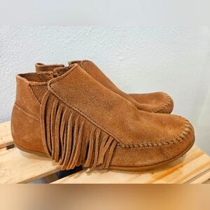 MINNETONKA Women's 7.5 Shoes Moccasin Side Zip Classic Fringe Bootie Brown Suede